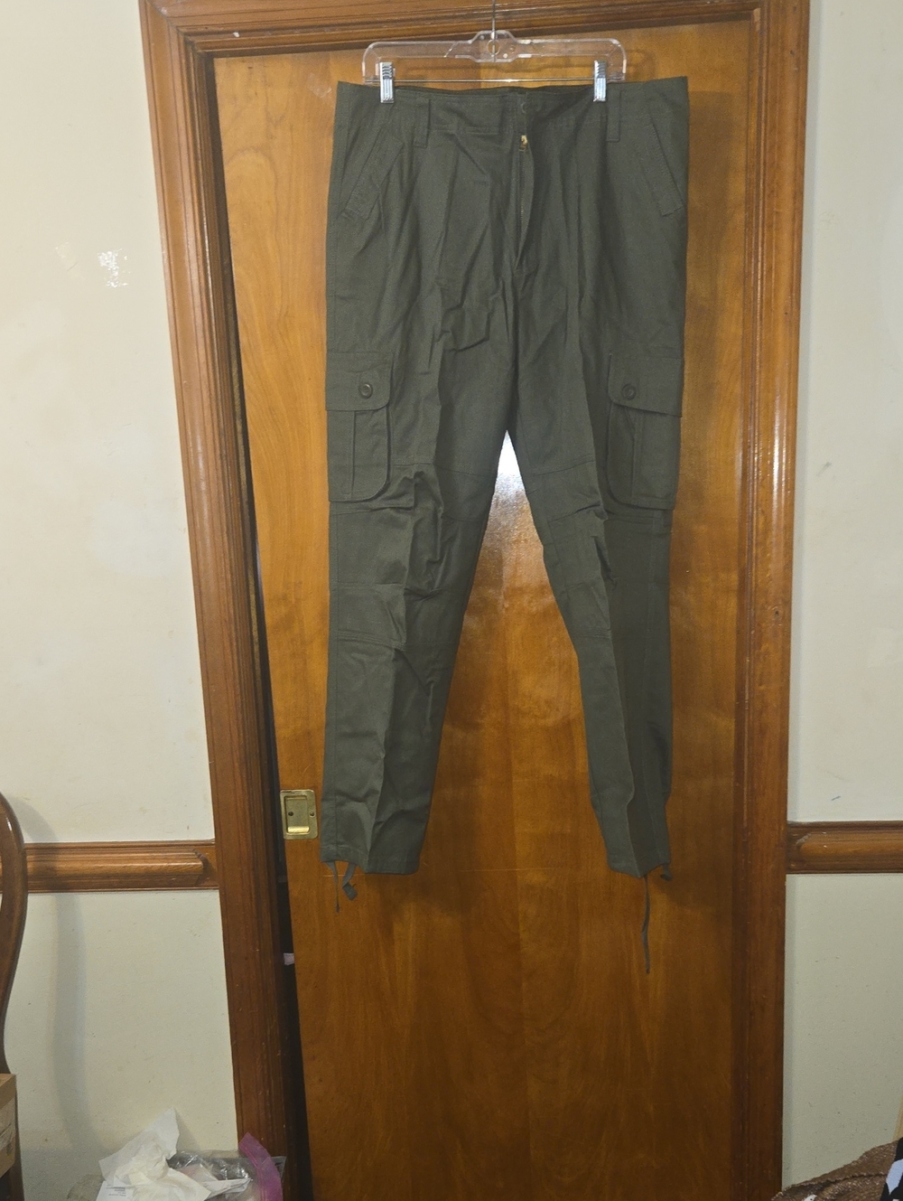 Relaxed-Fit Olive Green Cargo Pants for Men